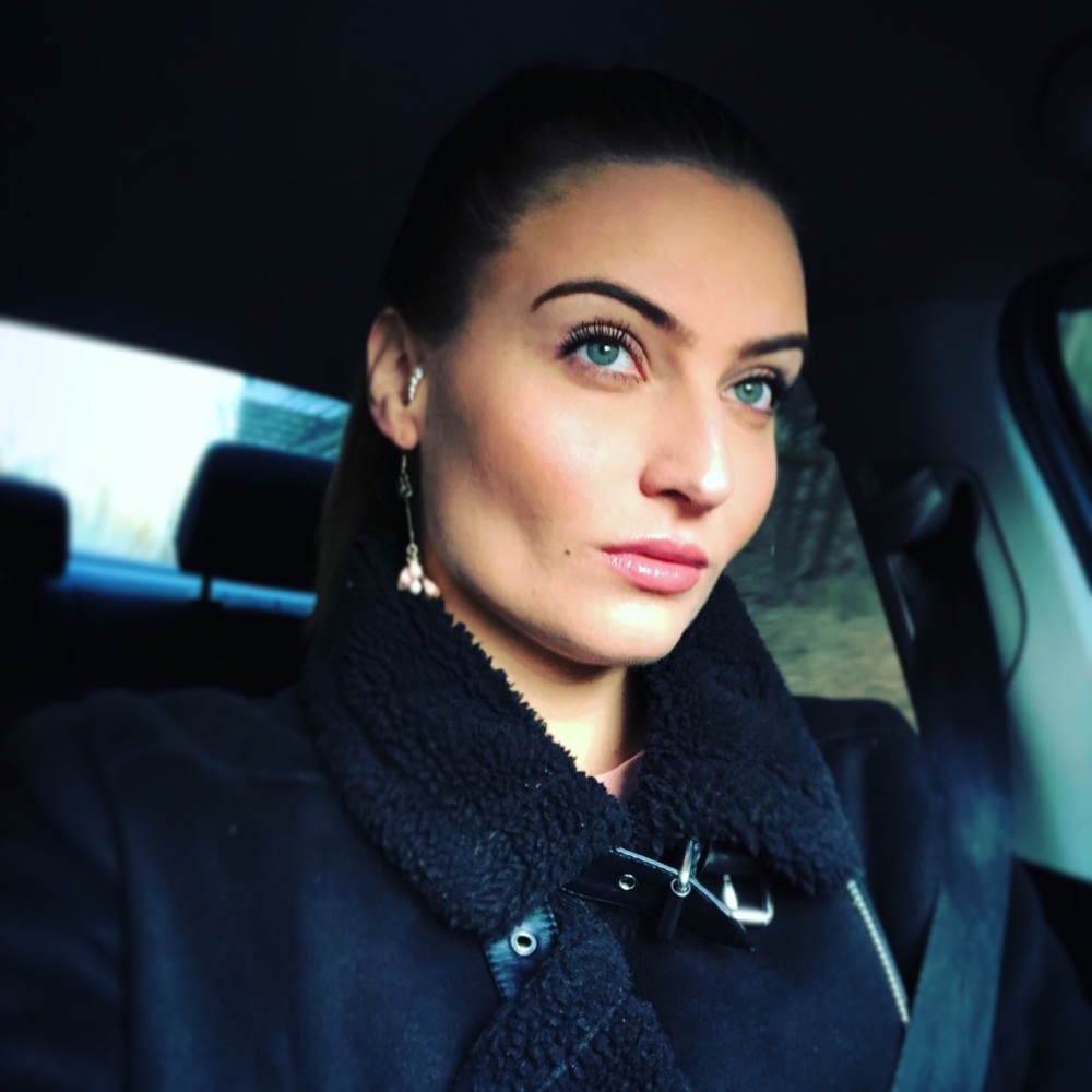 Meet your Posher, Lavinia